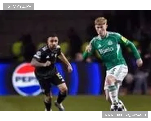 纽卡斯尔联6-1大胜卡拉巴赫，戈登上演大四喜